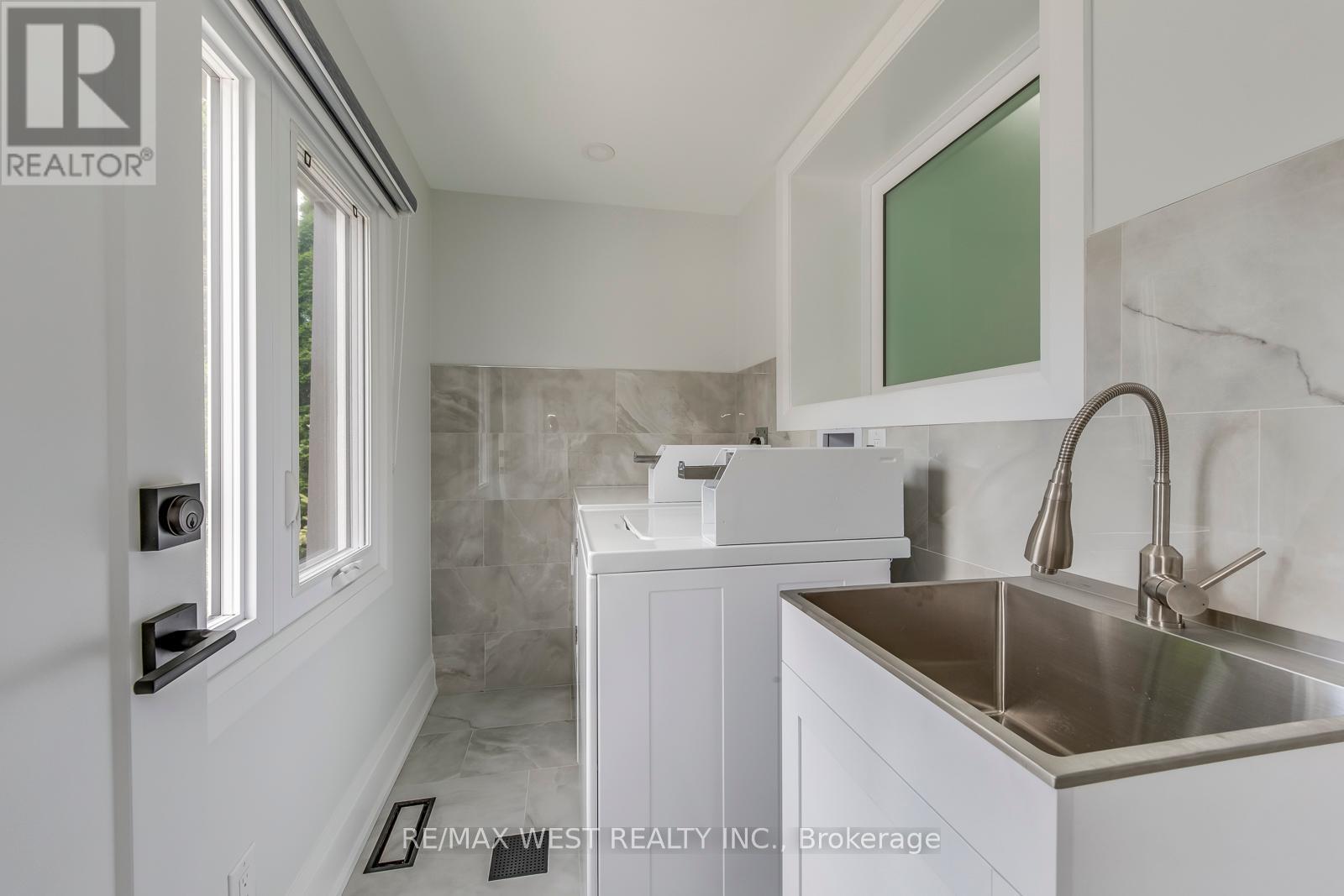 1 - 1190 Ossington Avenue, Toronto, Ontario  M6G 3W1 - Photo 5 - C12305990