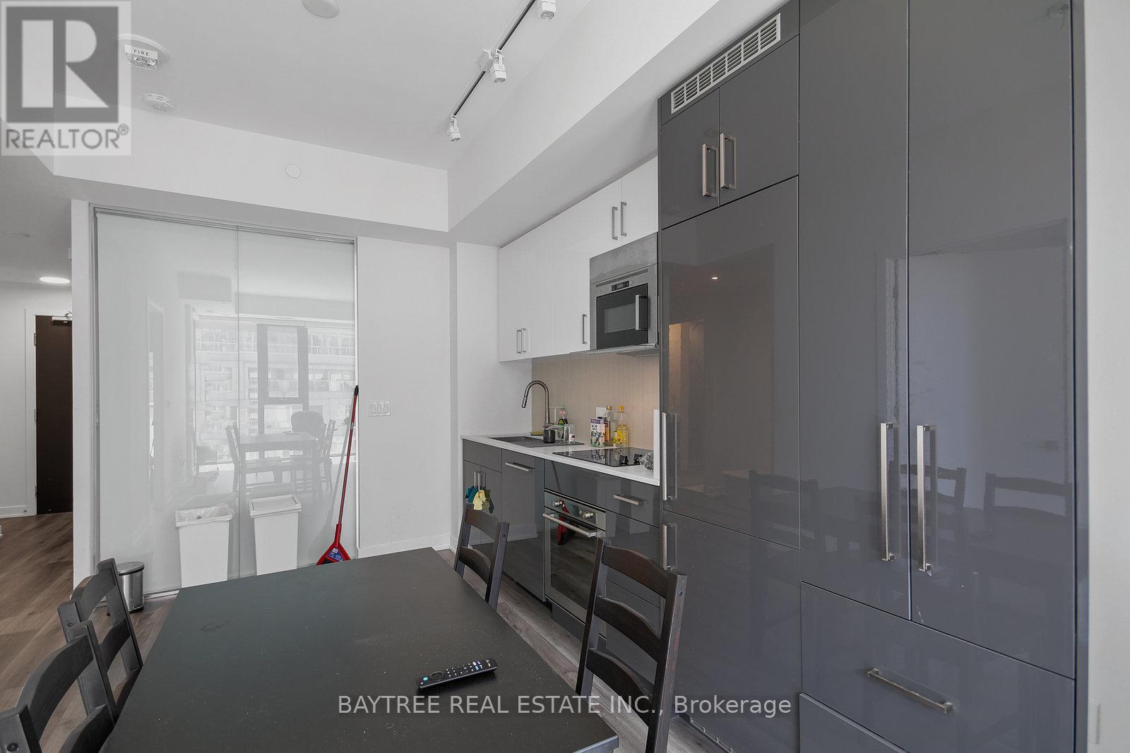 613 - 840 St Clair Avenue W, Toronto, Ontario  M6C 0A4 - Photo 3 - C12306017