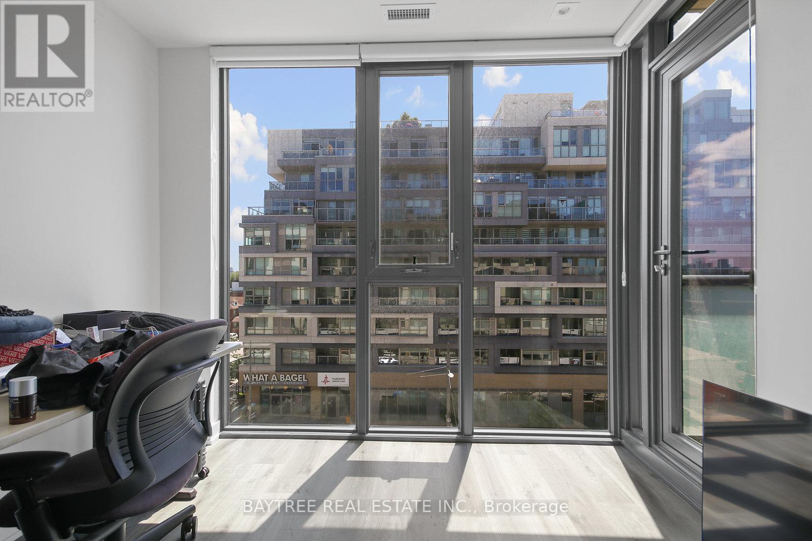 613 - 840 St Clair Avenue W, Toronto, Ontario  M6C 0A4 - Photo 4 - C12306017