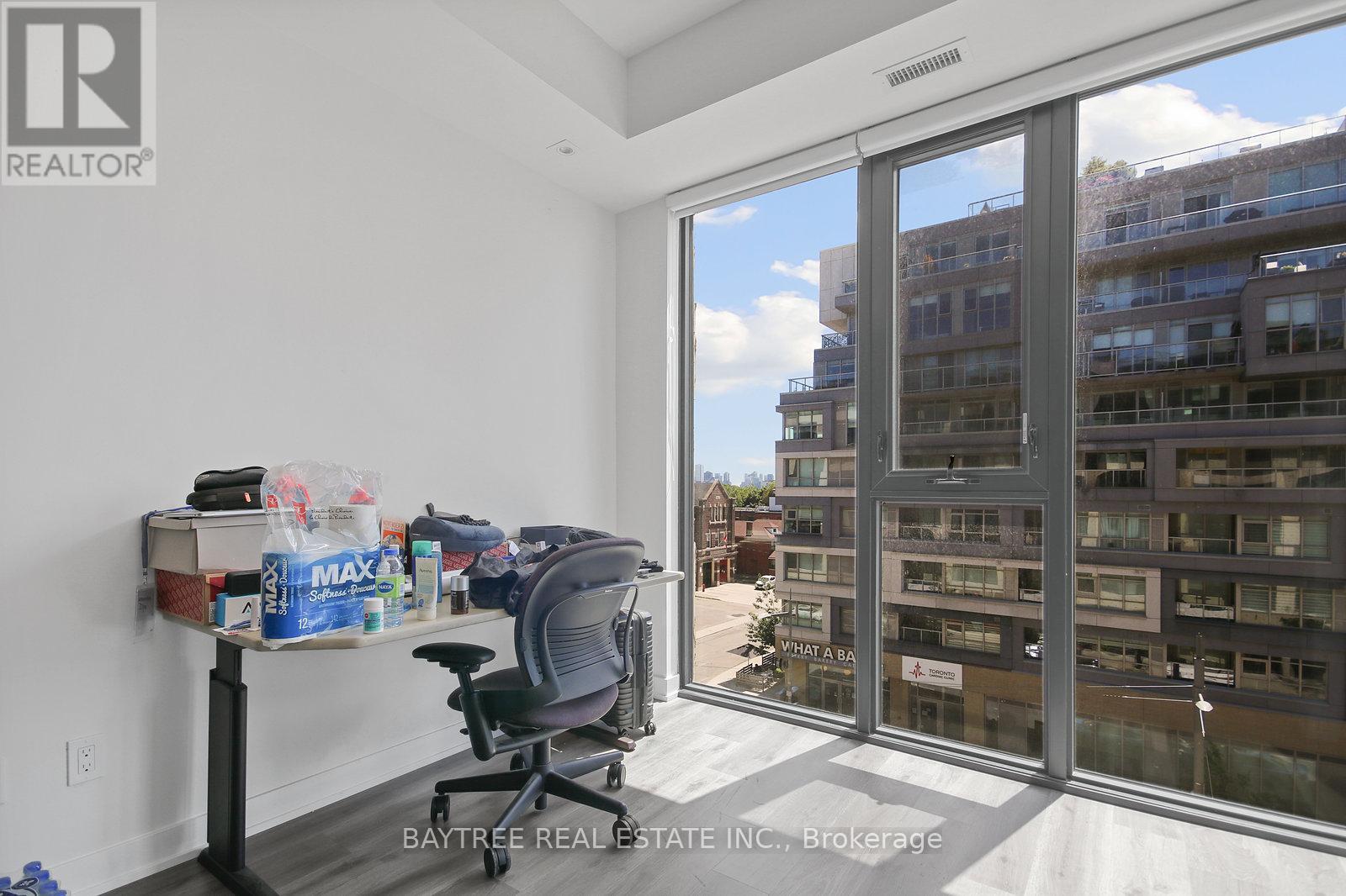 613 - 840 St Clair Avenue W, Toronto, Ontario  M6C 0A4 - Photo 6 - C12306017