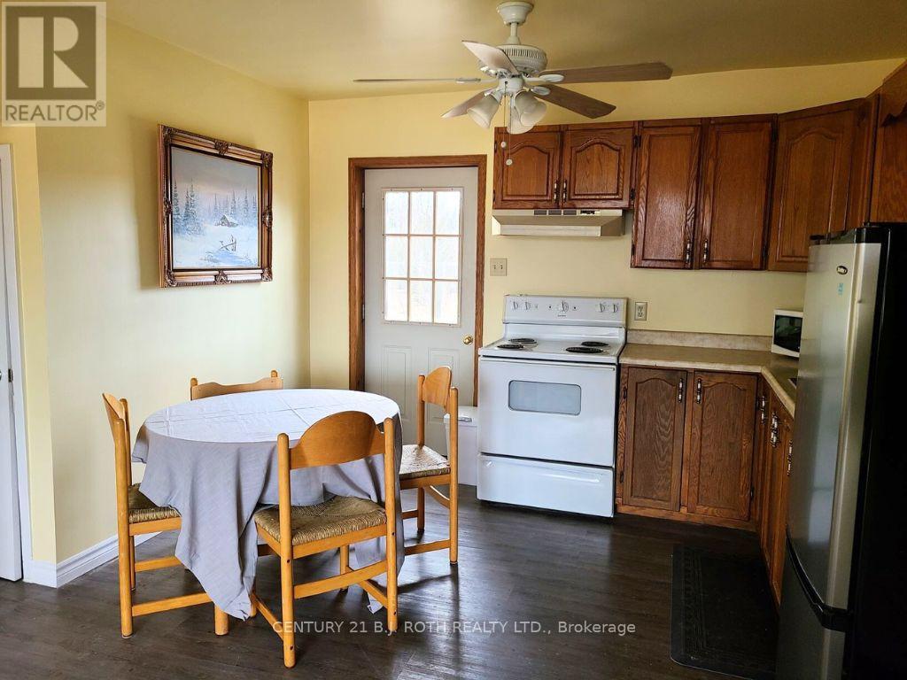 253 Craig Side Road, Oro-Medonte, Ontario  L0L 1V0 - Photo 8 - S9383449