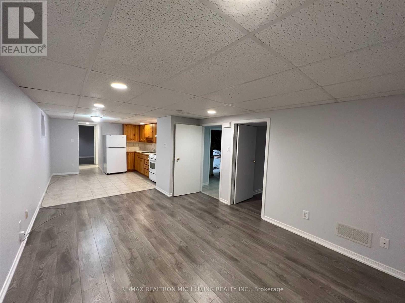 Lower - 947 Oklahoma Drive, Pickering, Ontario  L1W 2H8 - Photo 2 - E12305967