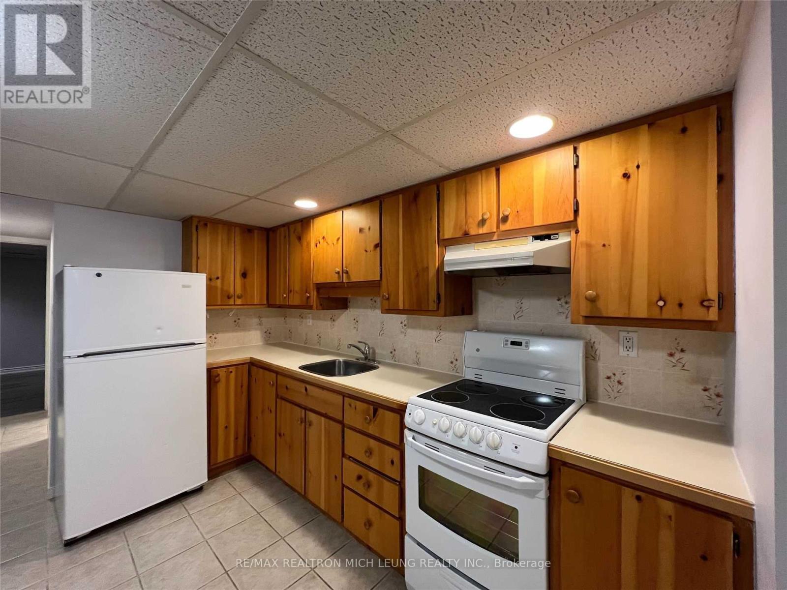 Lower - 947 Oklahoma Drive, Pickering, Ontario  L1W 2H8 - Photo 6 - E12305967
