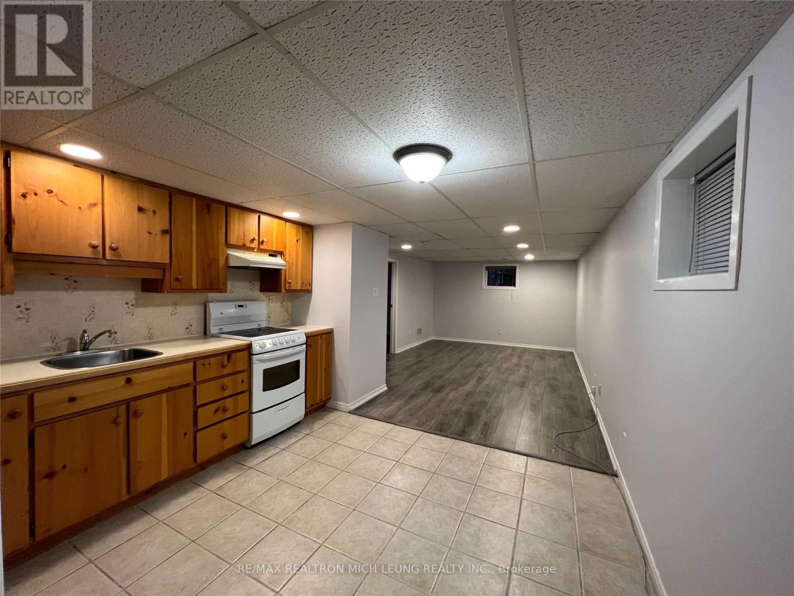 Lower - 947 Oklahoma Drive, Pickering, Ontario  L1W 2H8 - Photo 7 - E12305967