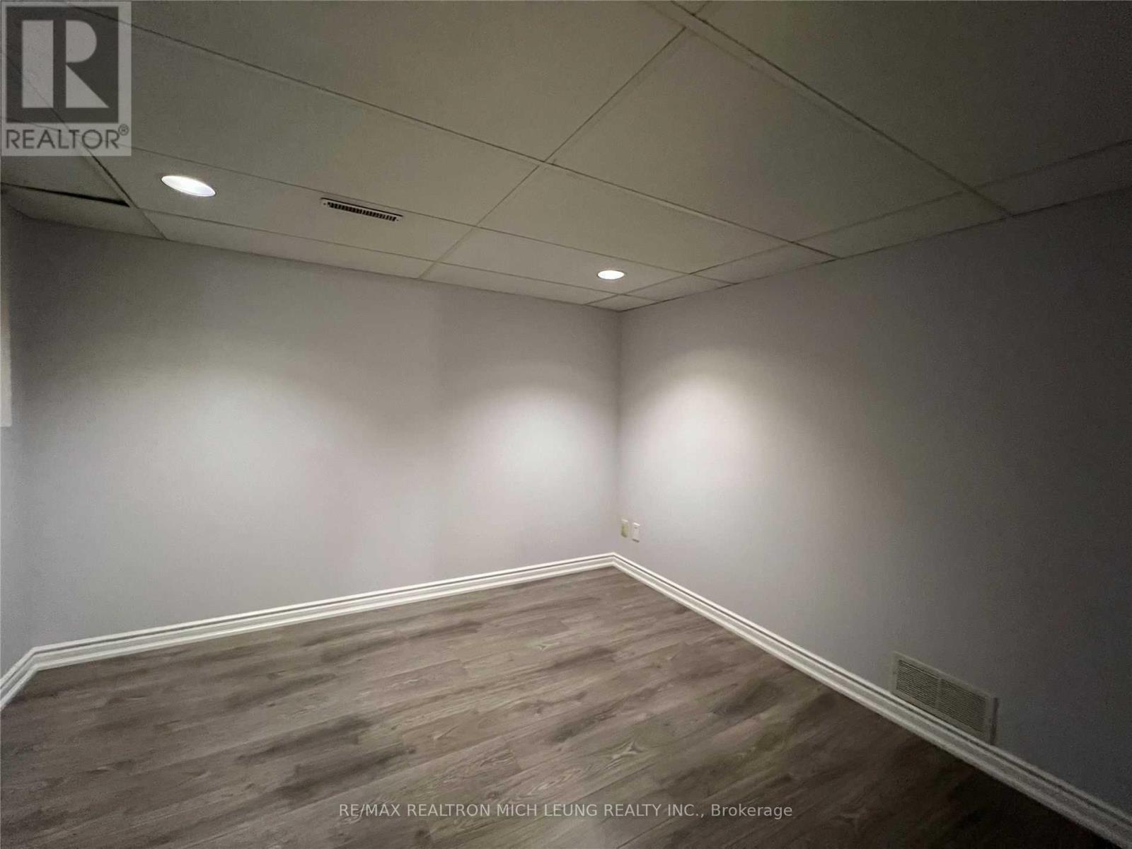 Lower - 947 Oklahoma Drive, Pickering, Ontario  L1W 2H8 - Photo 8 - E12305967