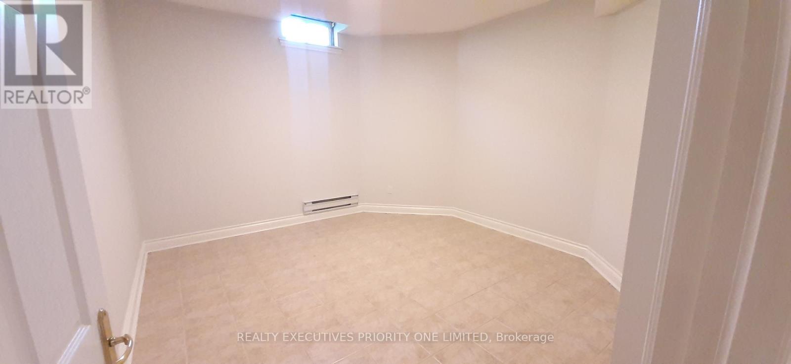 32 Bayside Court, Vaughan (East Woodbridge), Ontario  L4L 8J8 - Photo 10 - N12306003