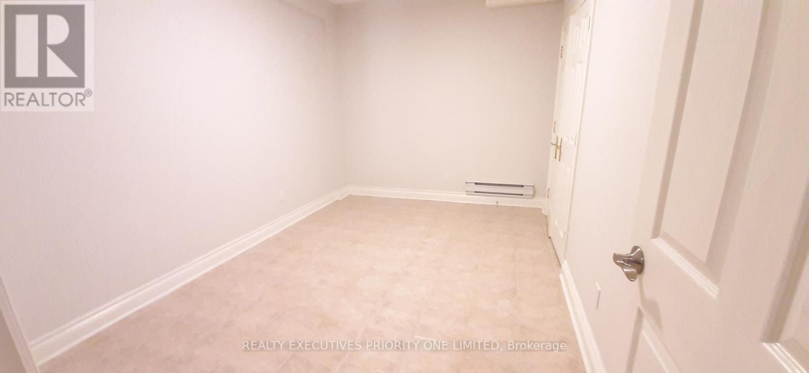 32 Bayside Court, Vaughan (East Woodbridge), Ontario  L4L 8J8 - Photo 11 - N12306003