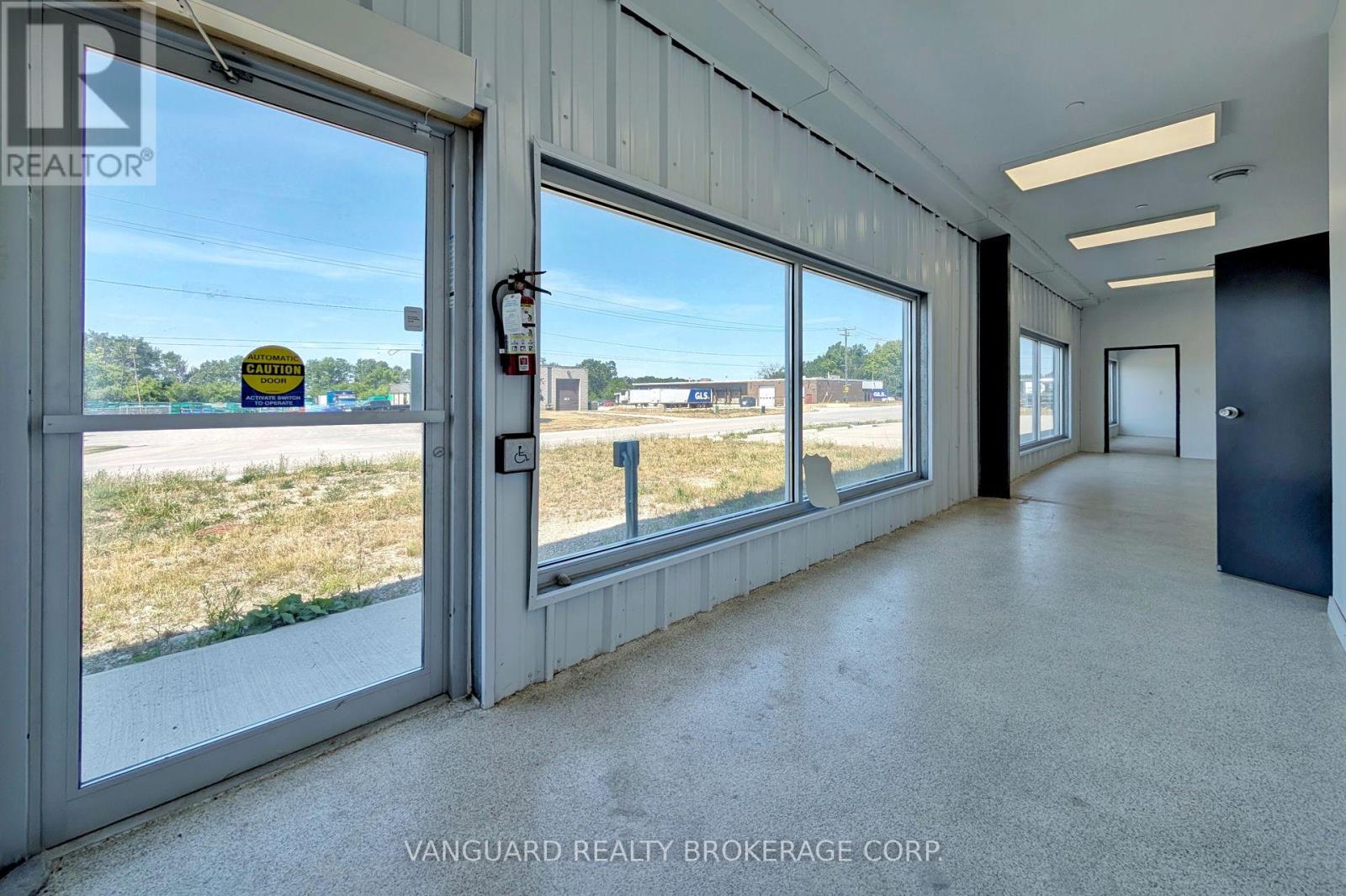 65-75 Welham Road, Barrie (0 East), Ontario  L4N 8Y3 - Photo 12 - S12305929