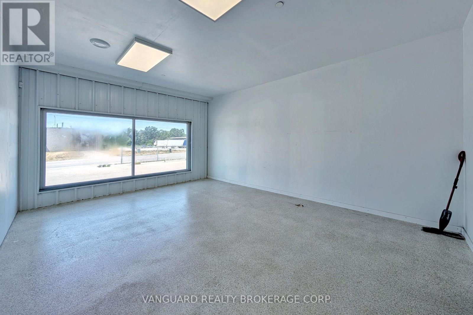 65-75 Welham Road, Barrie (0 East), Ontario  L4N 8Y3 - Photo 15 - S12305929