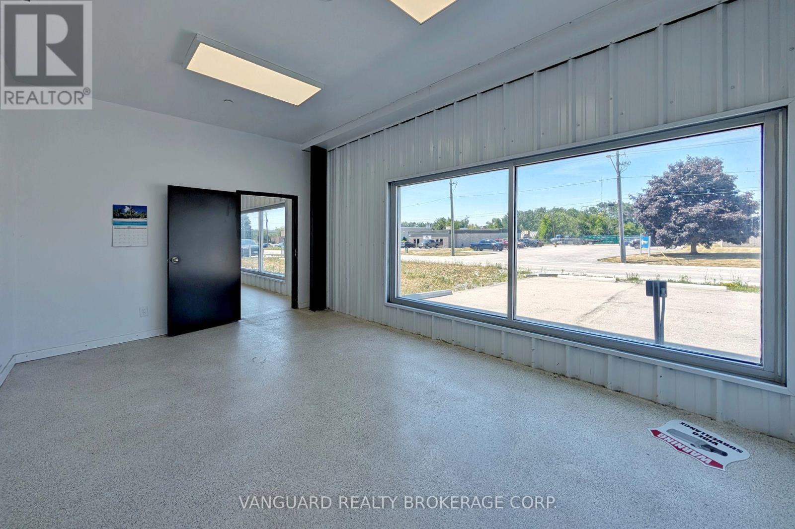 65 Welham Road, Barrie, Ontario  L4N 8Y3 - Photo 15 - S12305934