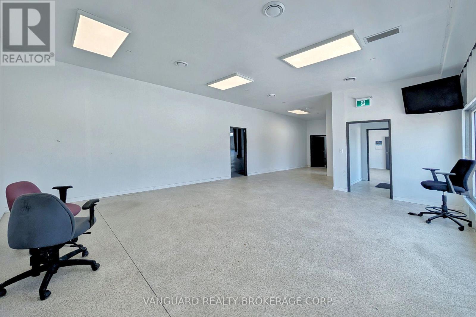 65 Welham Road, Barrie, Ontario  L4N 8Y3 - Photo 17 - S12305934