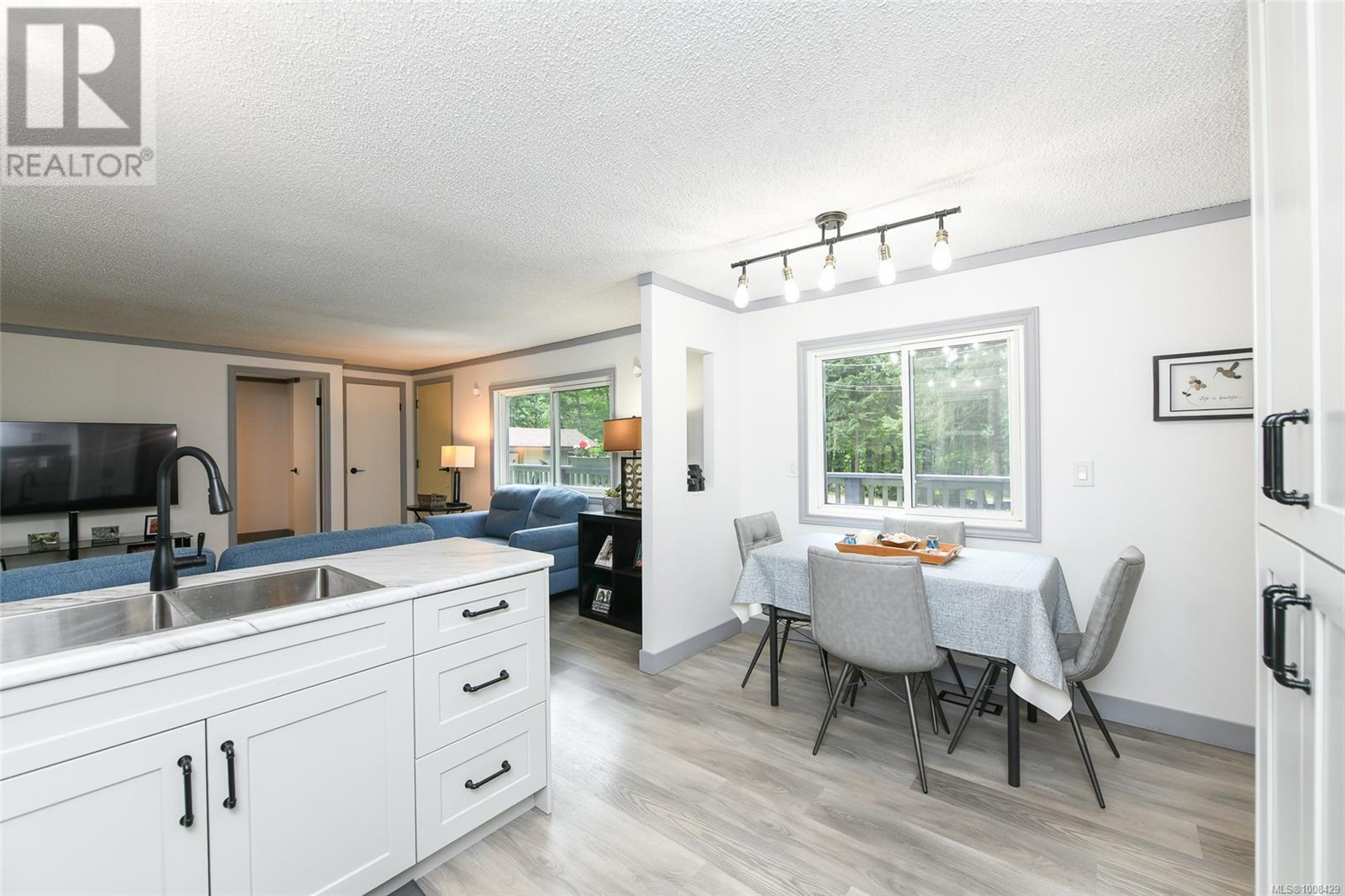 3701 Island Hwy S, Courtenay, British Columbia  V9N 9T4 - Photo 6 - 1008429
