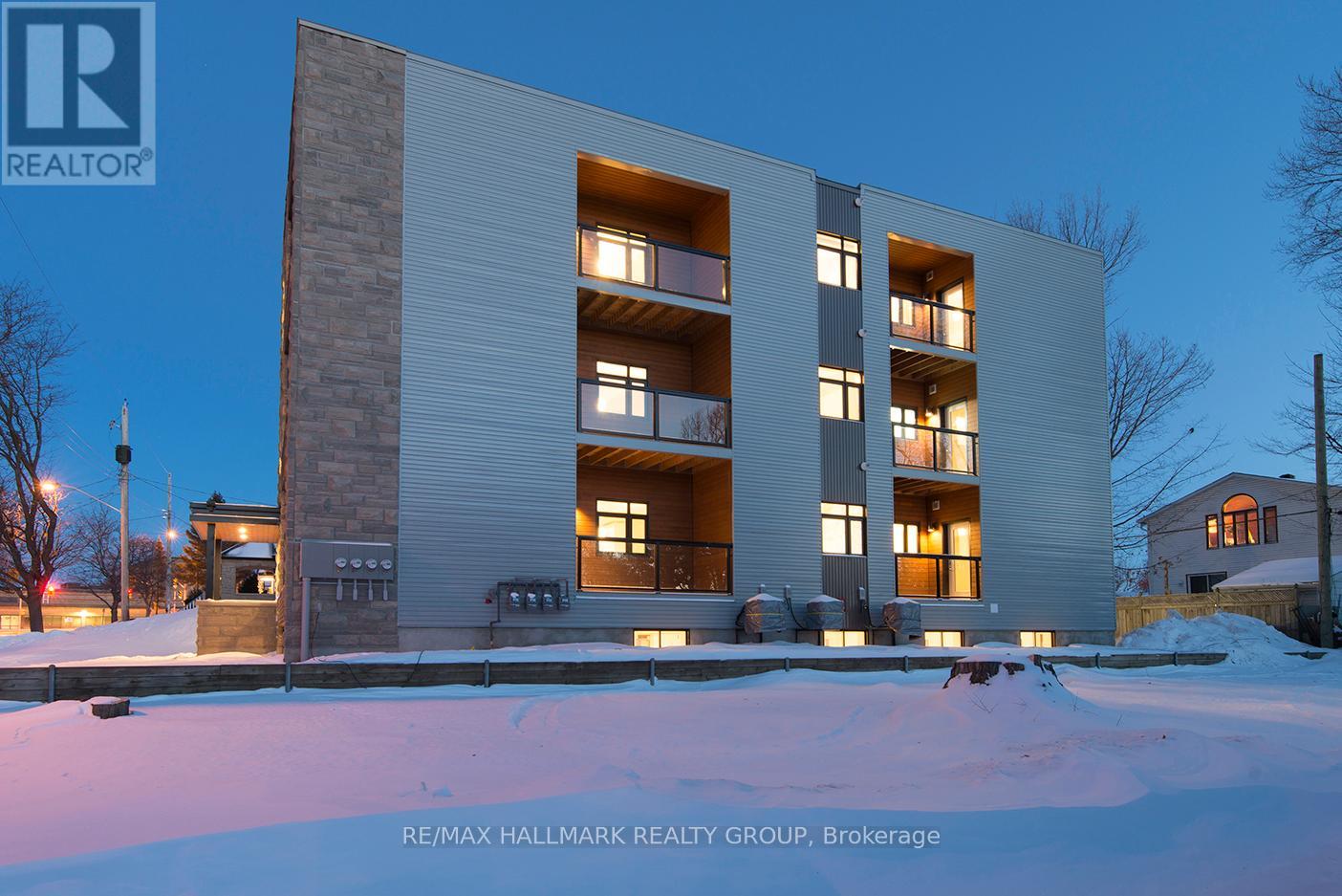 550 Guy Street, Ottawa, Ontario  K1K 1B9 - Photo 2 - X12306071
