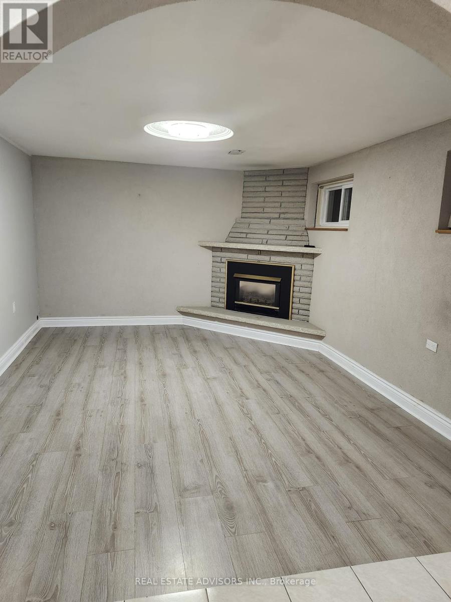 45 Hisey Crescent, Toronto, Ontario  M3N 1T9 - Photo 2 - W12305994