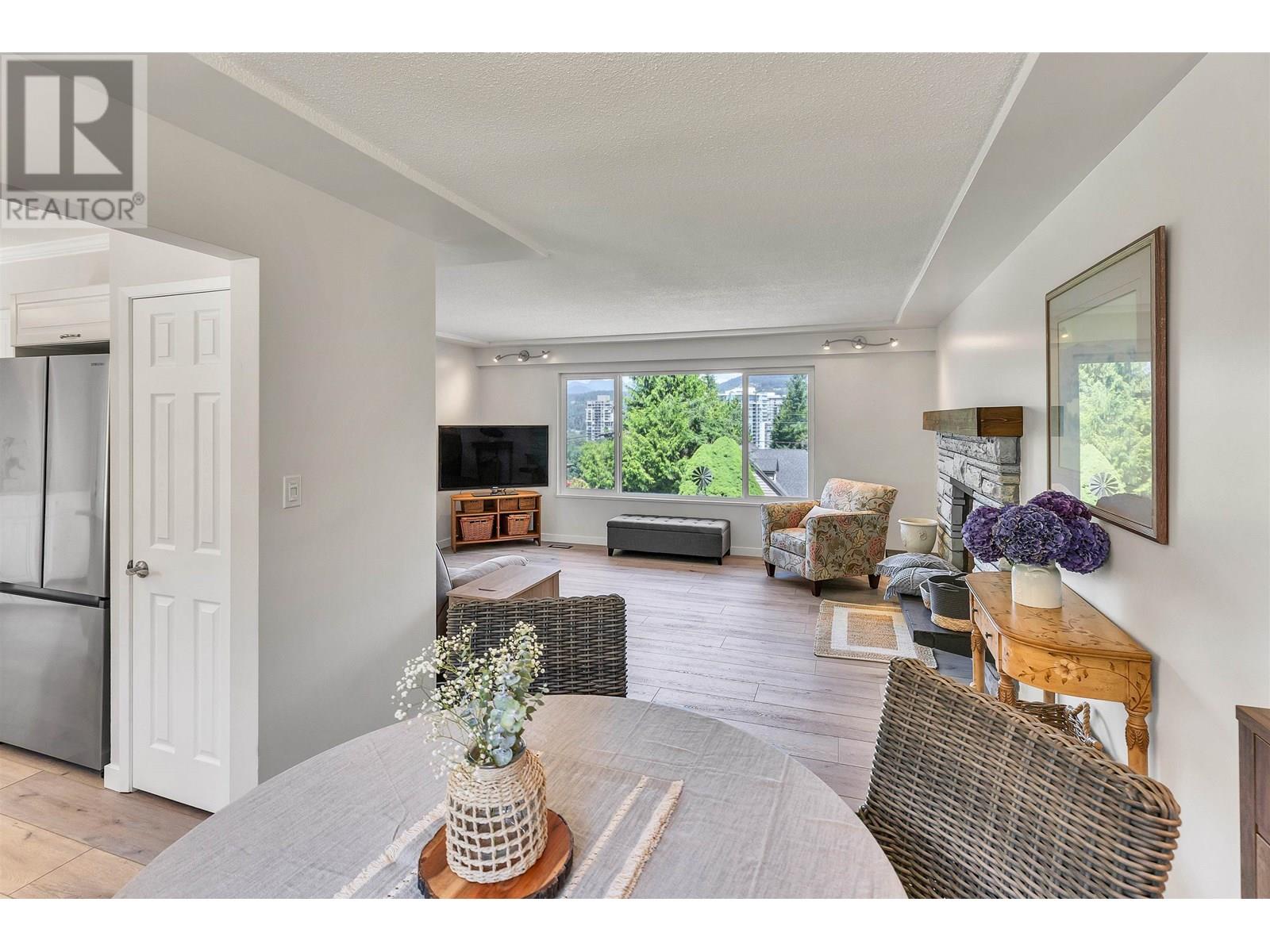 3321 Viewmount Drive, Port Moody, British Columbia  V3H 2L8 - Photo 12 - R3030545
