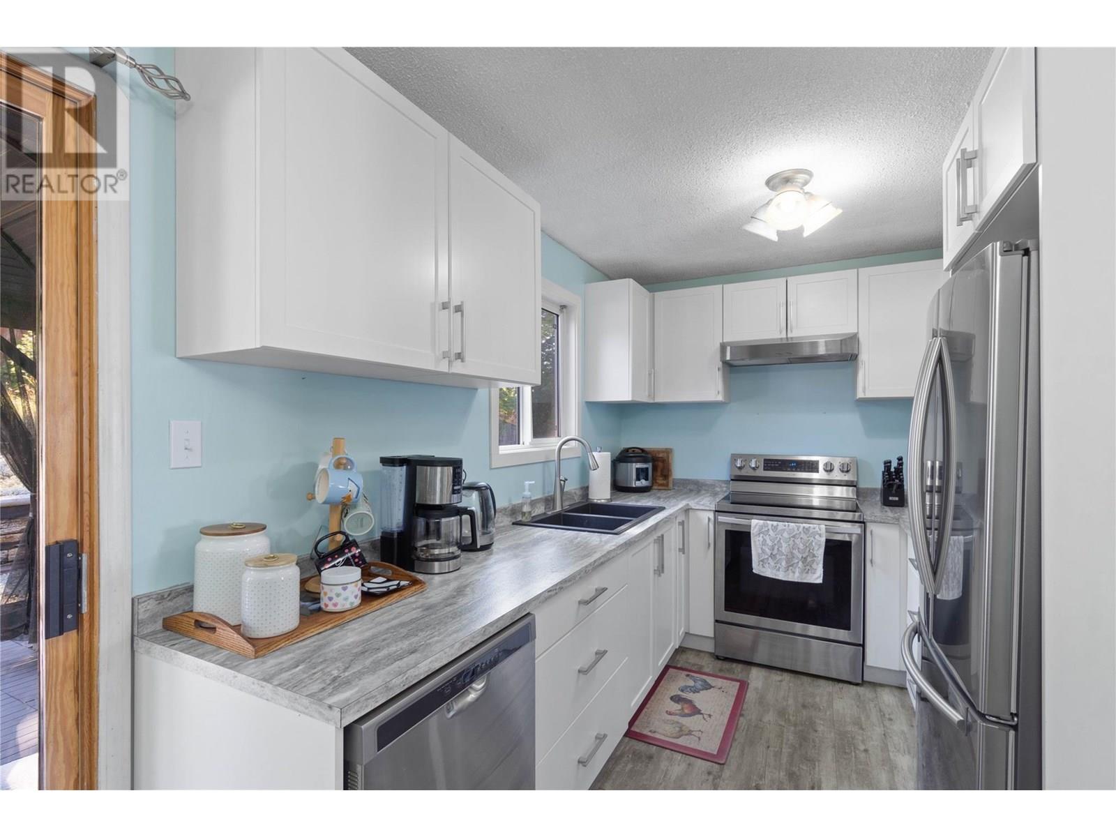 Property at 265 HOLLYBURN Drive image 5