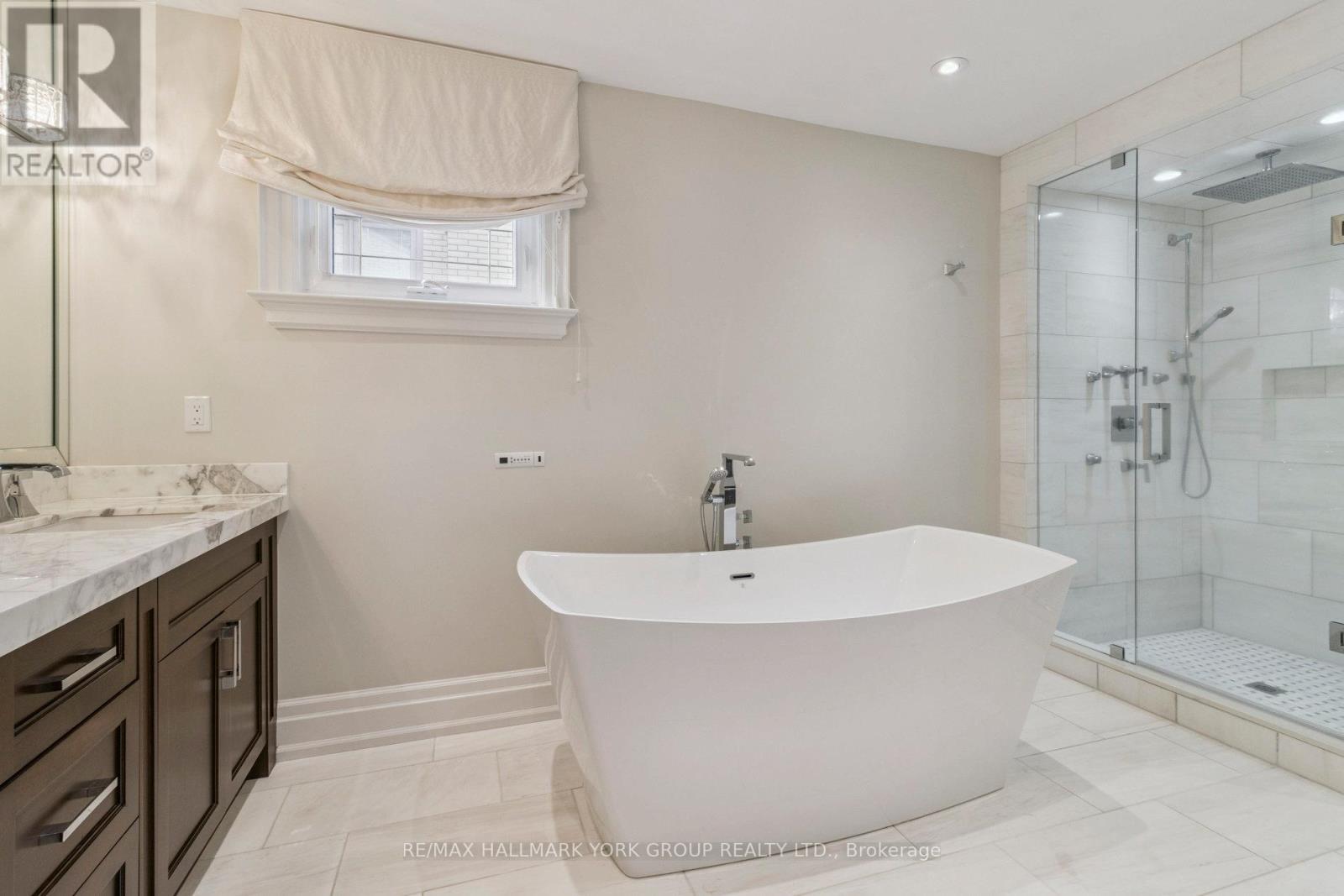 27 Scott Crescent, King (King City), Ontario  L7B 1E4 - Photo 23 - N12306064
