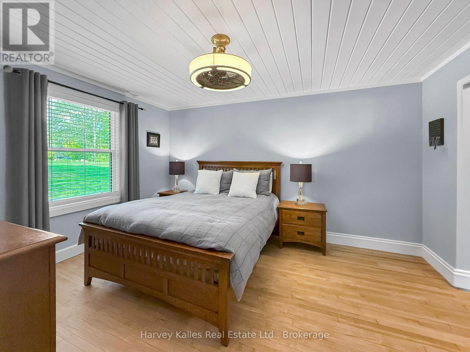 15 Victoria Street, Seguin, Ontario  P0C 1J0 - Photo 12 - X12306117