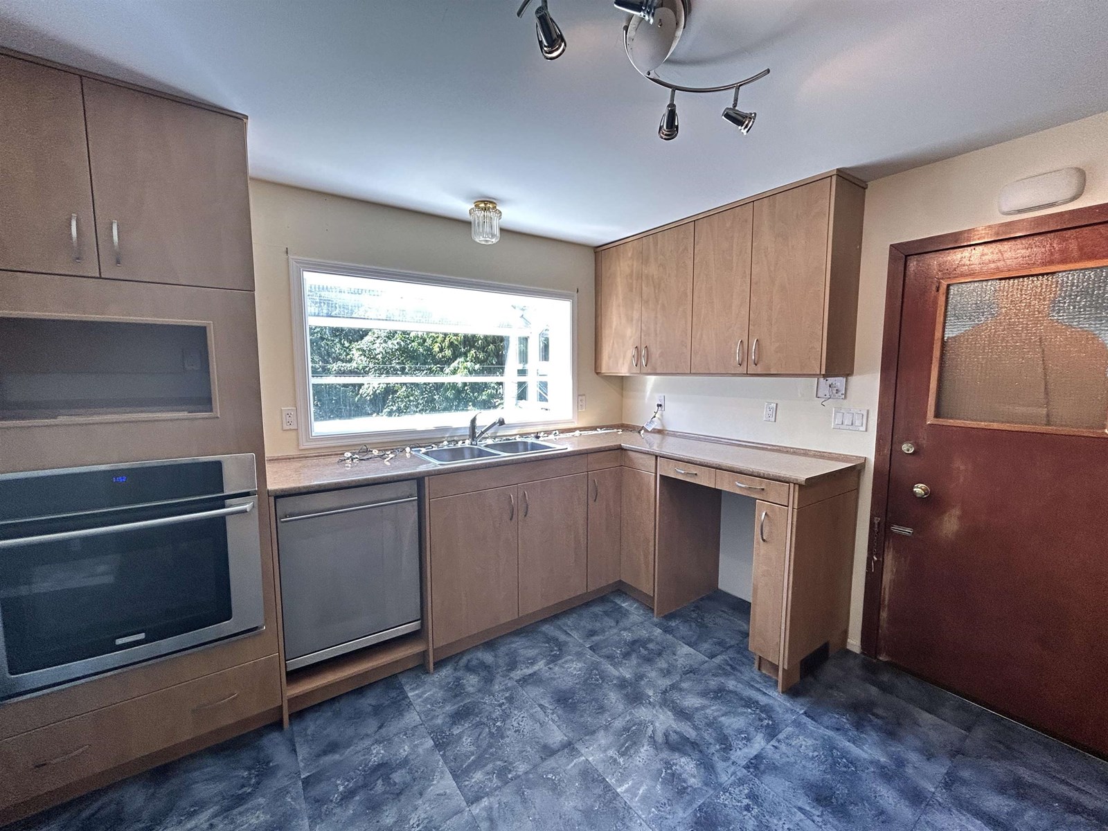 32846 6th Avenue, Mission, British Columbia  V2V 1Y9 - Photo 3 - R3030641