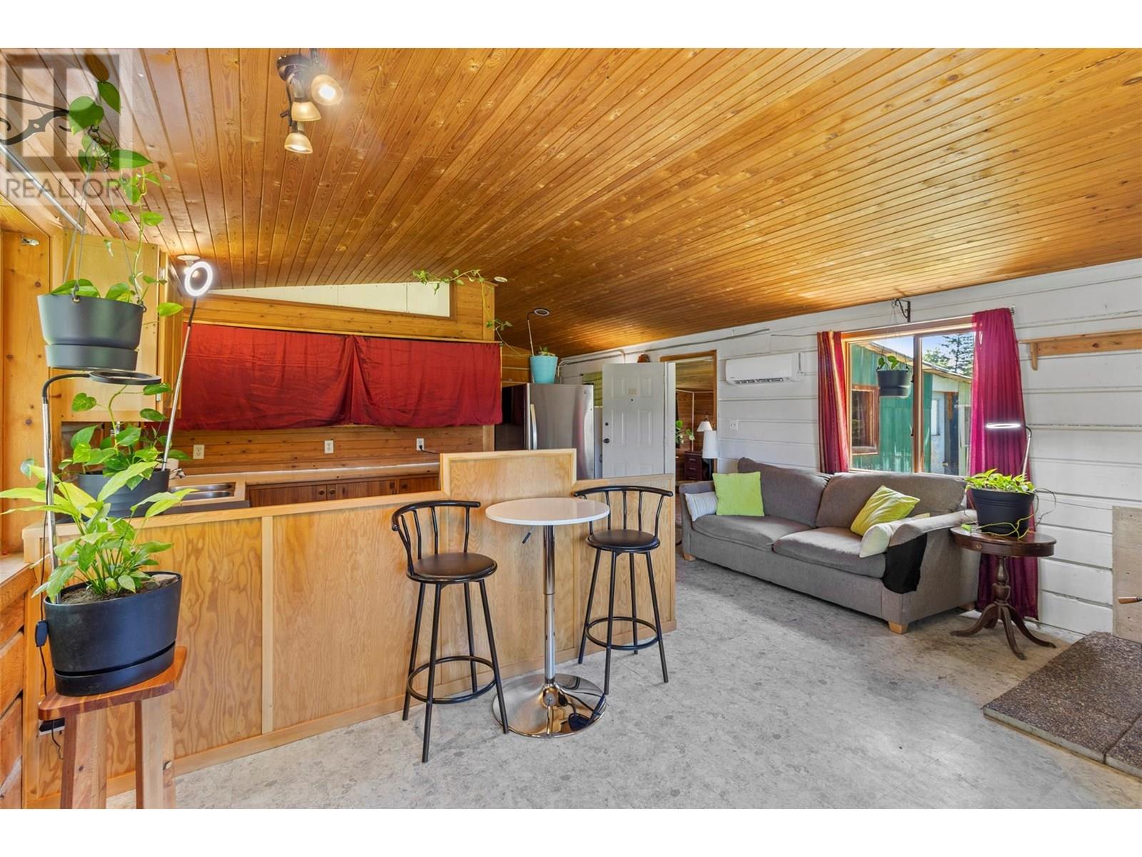 955 Raft River Road, Clearwater, British Columbia  V0E 1N1 - Photo 19 - 10352122