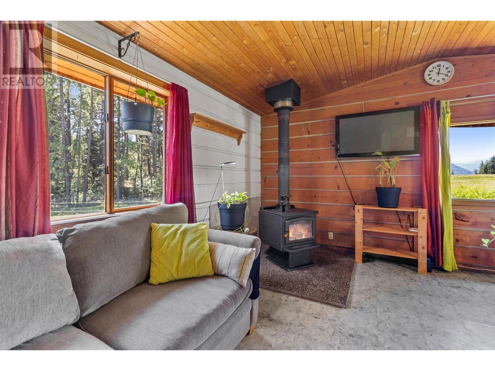 955 Raft River Road, Clearwater, British Columbia  V0E 1N1 - Photo 21 - 10352122