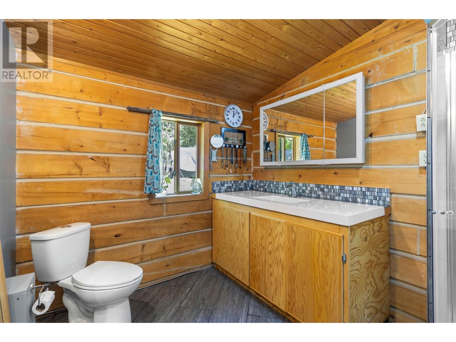 955 Raft River Road, Clearwater, British Columbia  V0E 1N1 - Photo 8 - 10352122