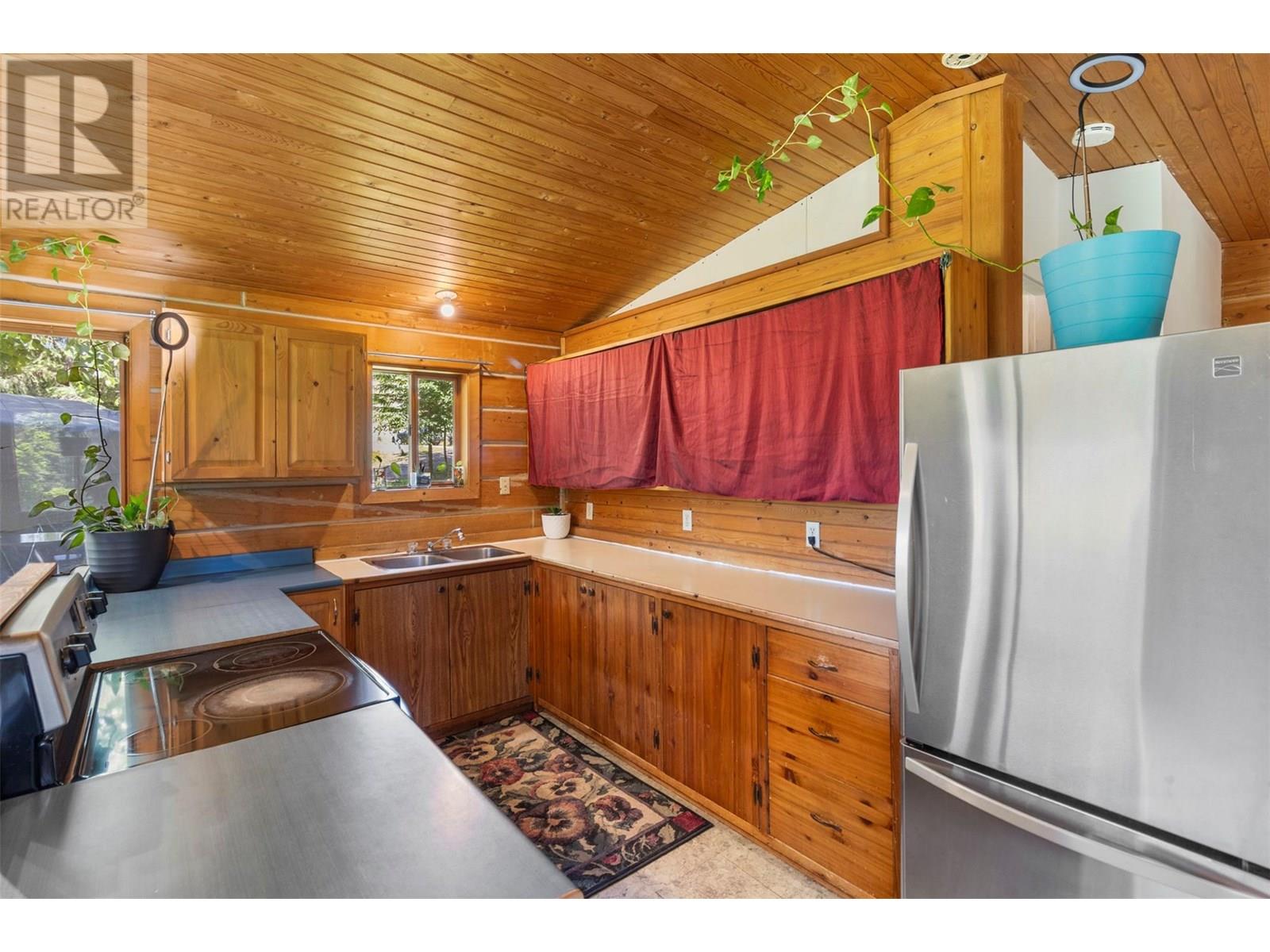 955 Raft River Road, Clearwater, British Columbia  V0E 1N1 - Photo 6 - 10352122