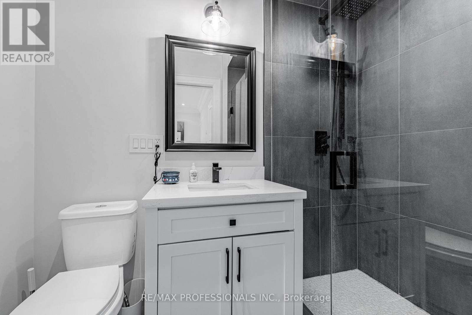 152 Wells Street, Aurora, Ontario  L4G 1T7 - Photo 31 - N12306143