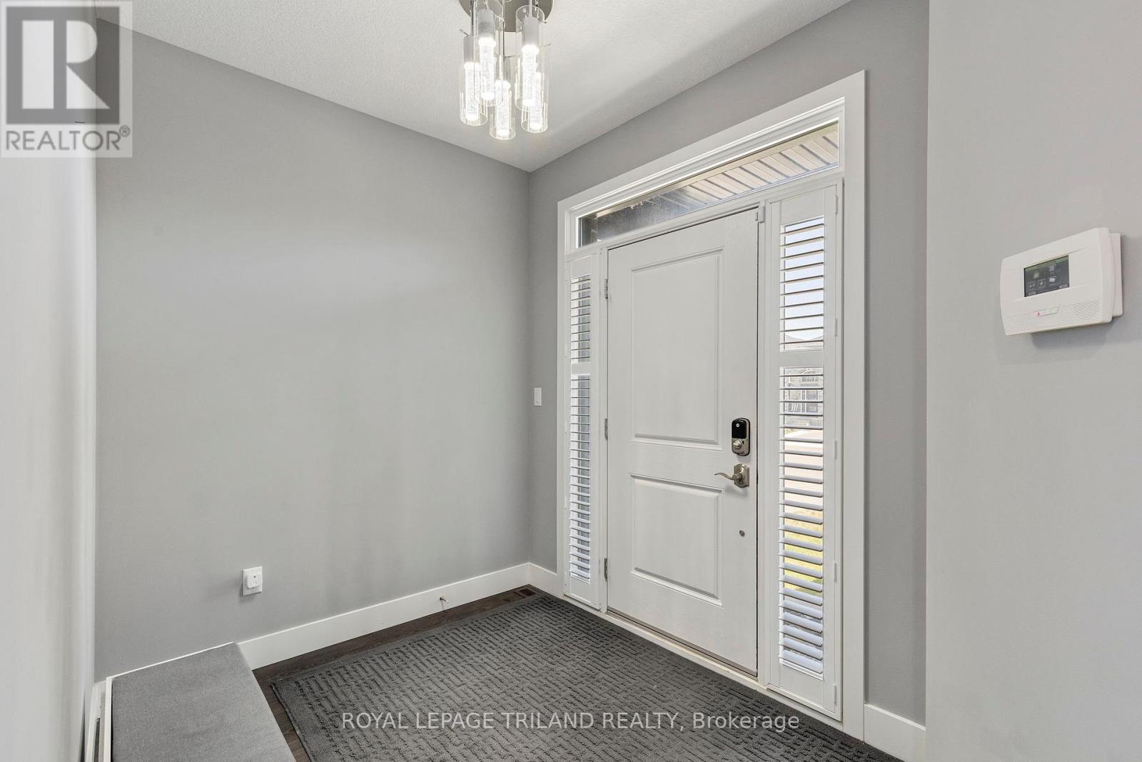 Property at 1573 DREW STREET image 2