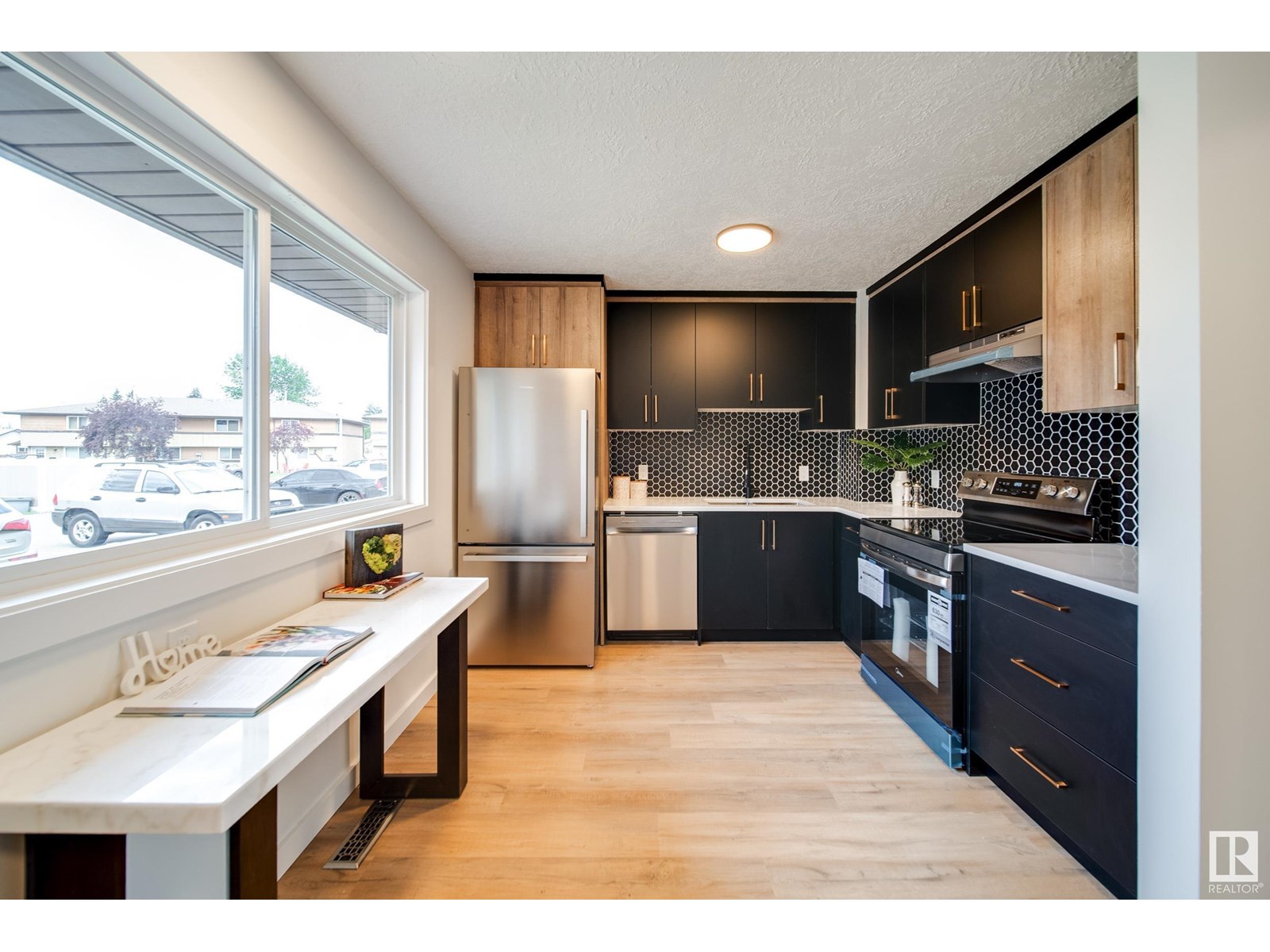 Property at 117 WOODBOROUGH WY NW image 1