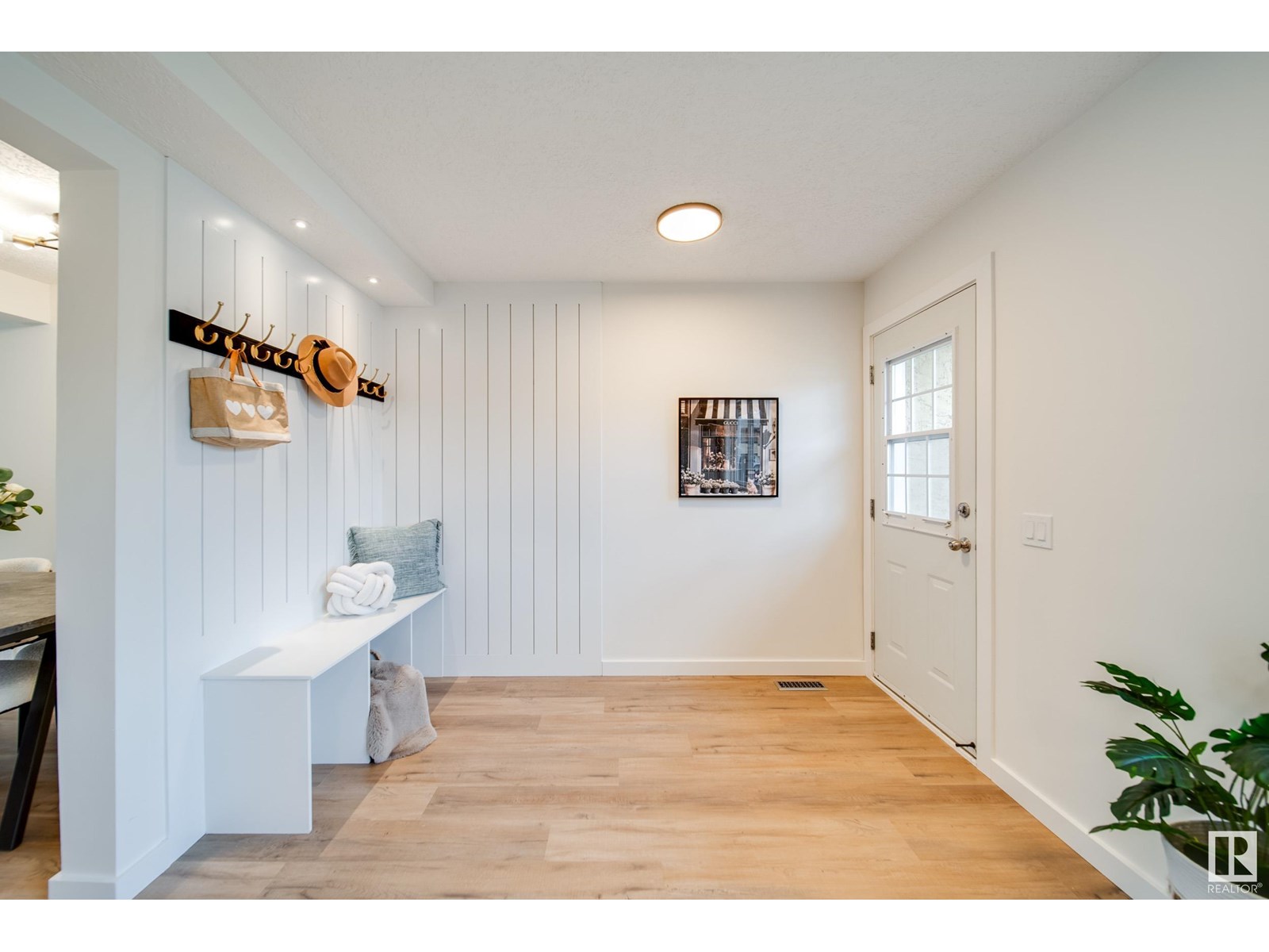Property at 117 WOODBOROUGH WY NW image 4