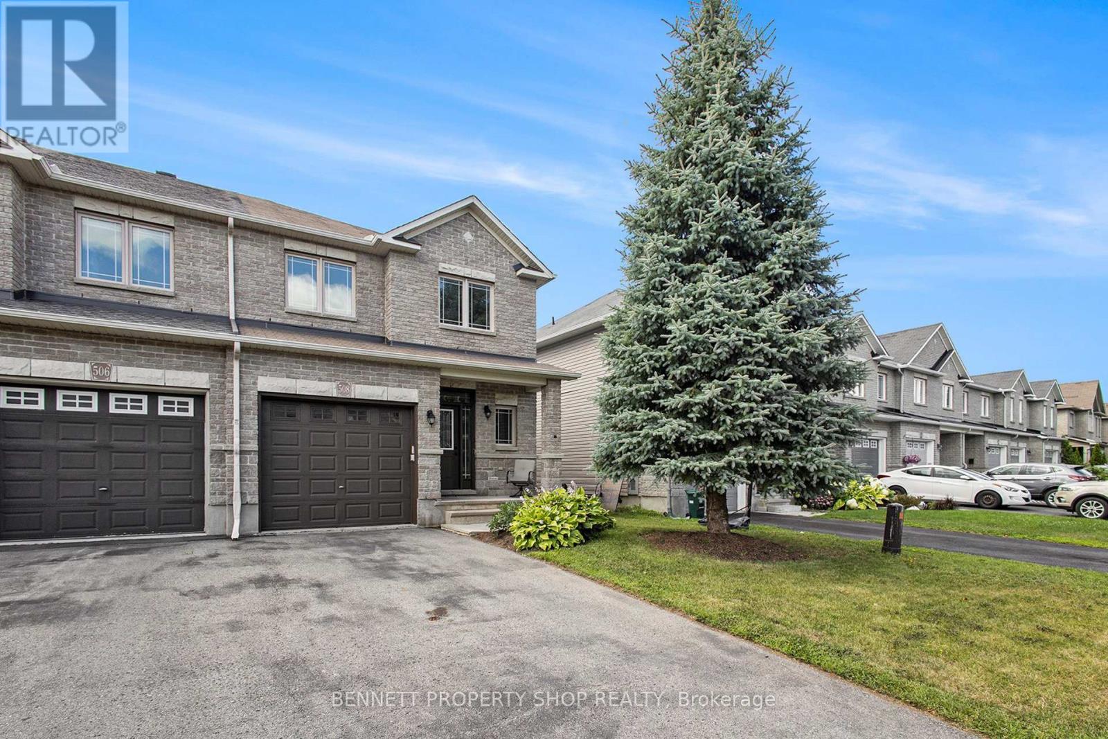 508 Pepperville Crescent, Ottawa, Ontario  K2M 0E3 - Photo 2 - X12306203