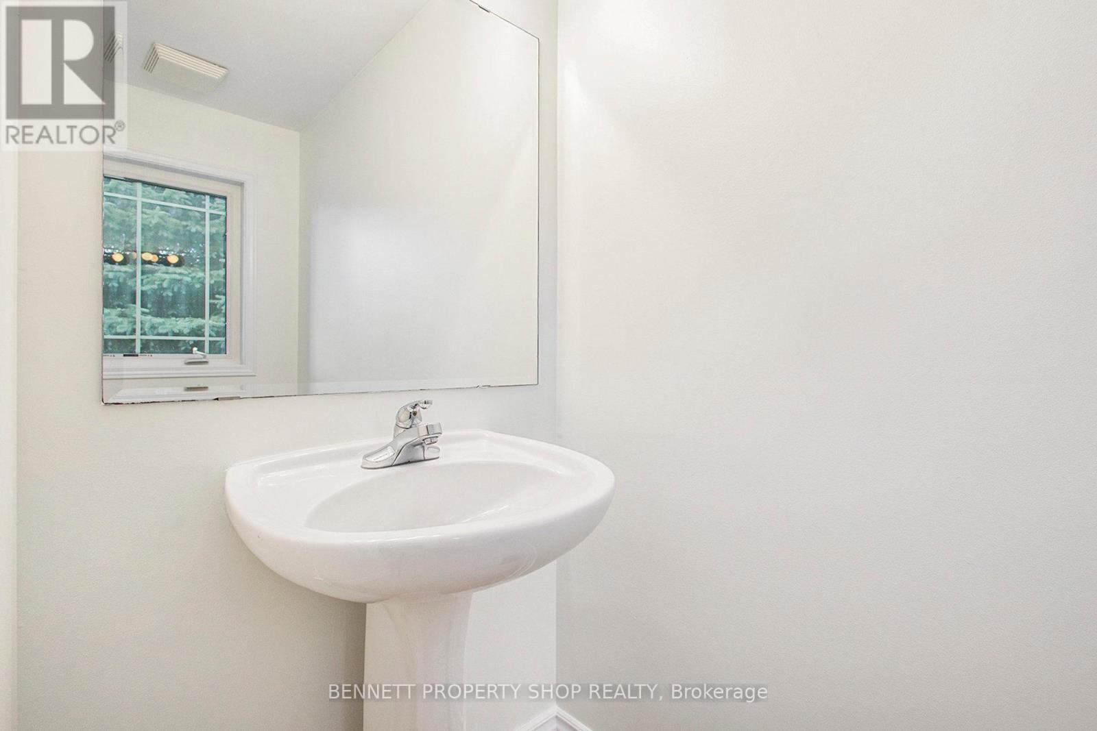 508 Pepperville Crescent, Ottawa, Ontario  K2M 0E3 - Photo 5 - X12306203