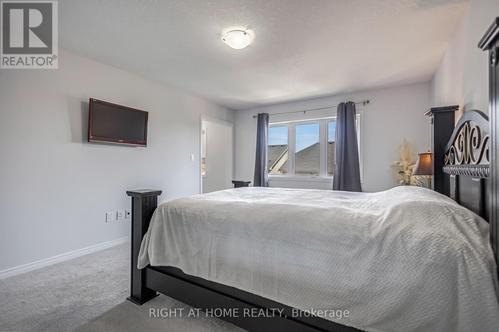 30 Kelso Drive, Haldimand, Ontario  N3W 0B7 - Photo 17 - X12306136