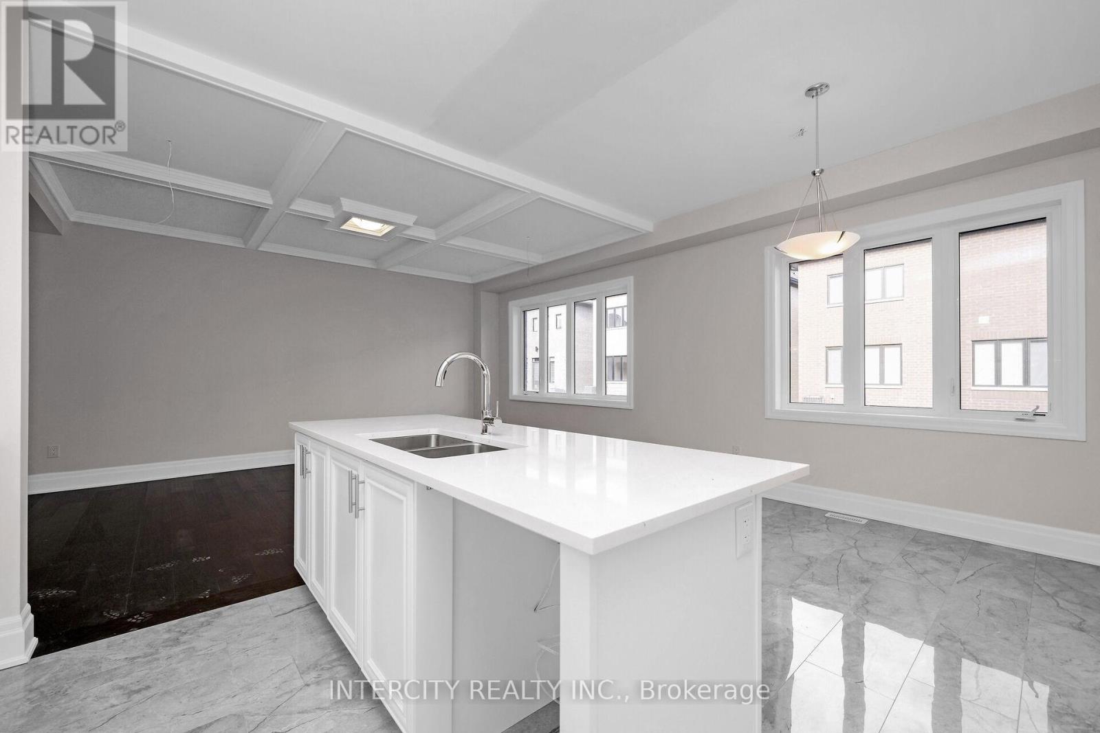 65 Claremont Drive, Brampton (Sandringham-Wellington North), Ontario  L6R 4E7 - Photo 15 - W12303320