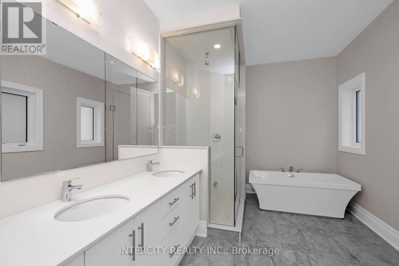 65 Claremont Drive, Brampton (Sandringham-Wellington North), Ontario  L6R 4E7 - Photo 20 - W12303320
