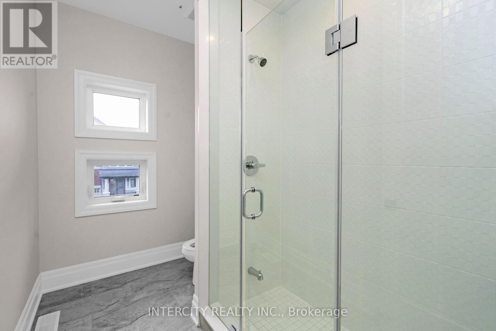 65 Claremont Drive, Brampton (Sandringham-Wellington North), Ontario  L6R 4E7 - Photo 28 - W12303320