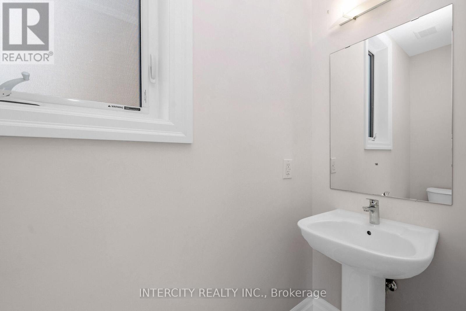 65 Claremont Drive, Brampton (Sandringham-Wellington North), Ontario  L6R 4E7 - Photo 16 - W12303320