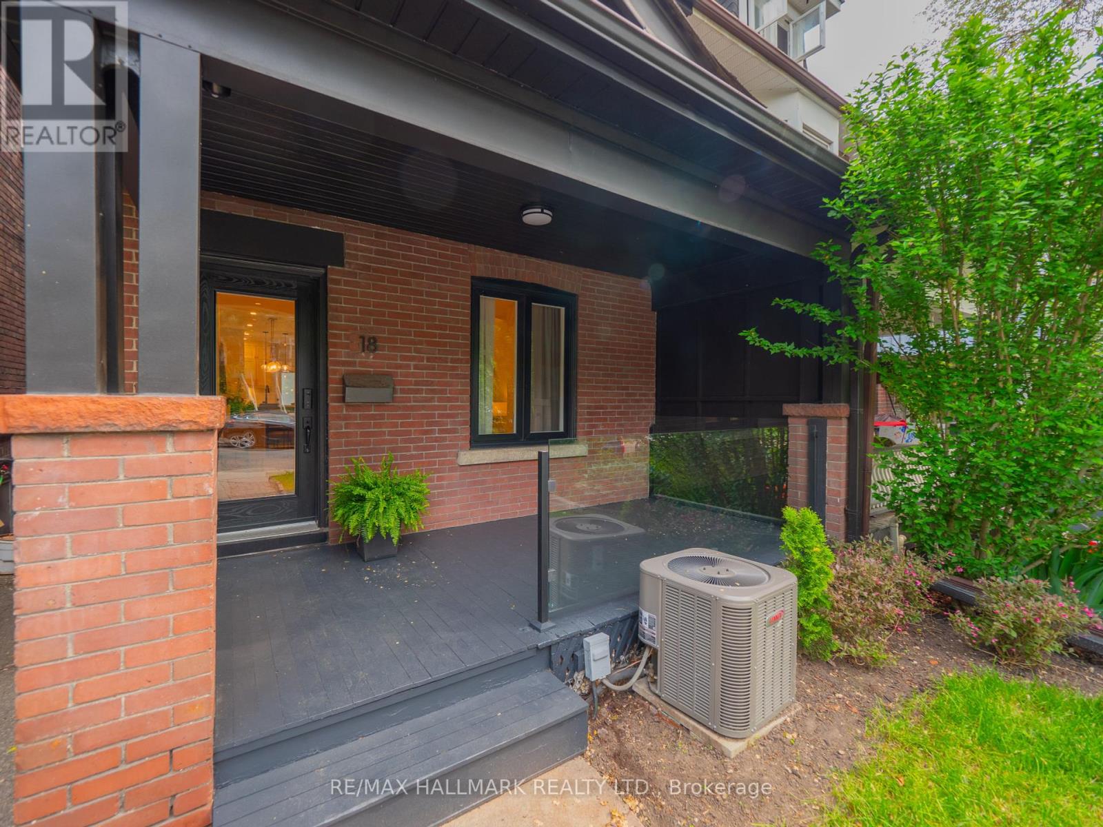 Property at 18 MILLBROOK CRESCENT image 2