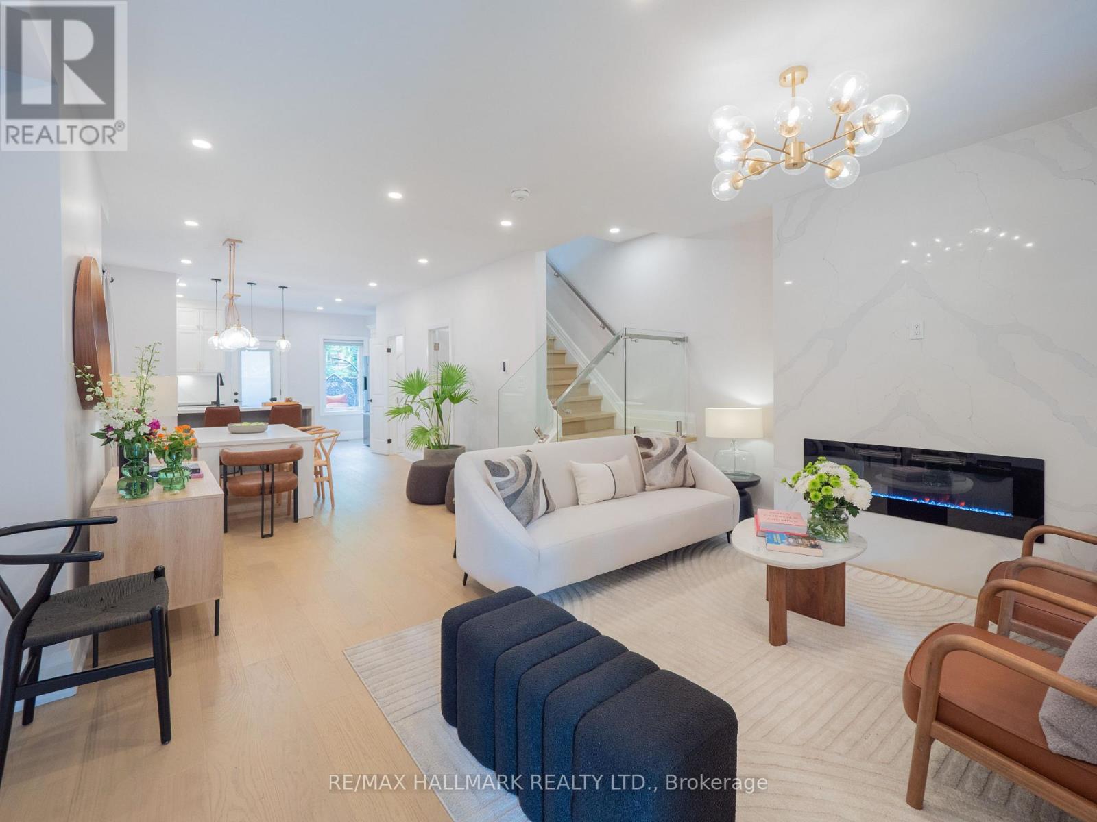 Property at 18 MILLBROOK CRESCENT image 3