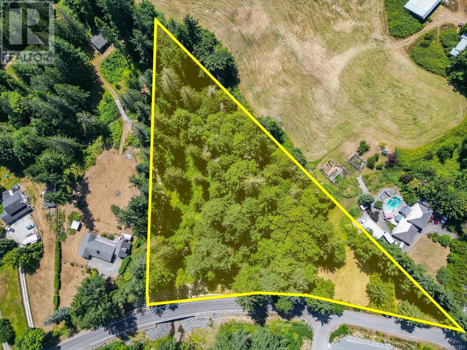 Property at 2600 Craven Cres image 3