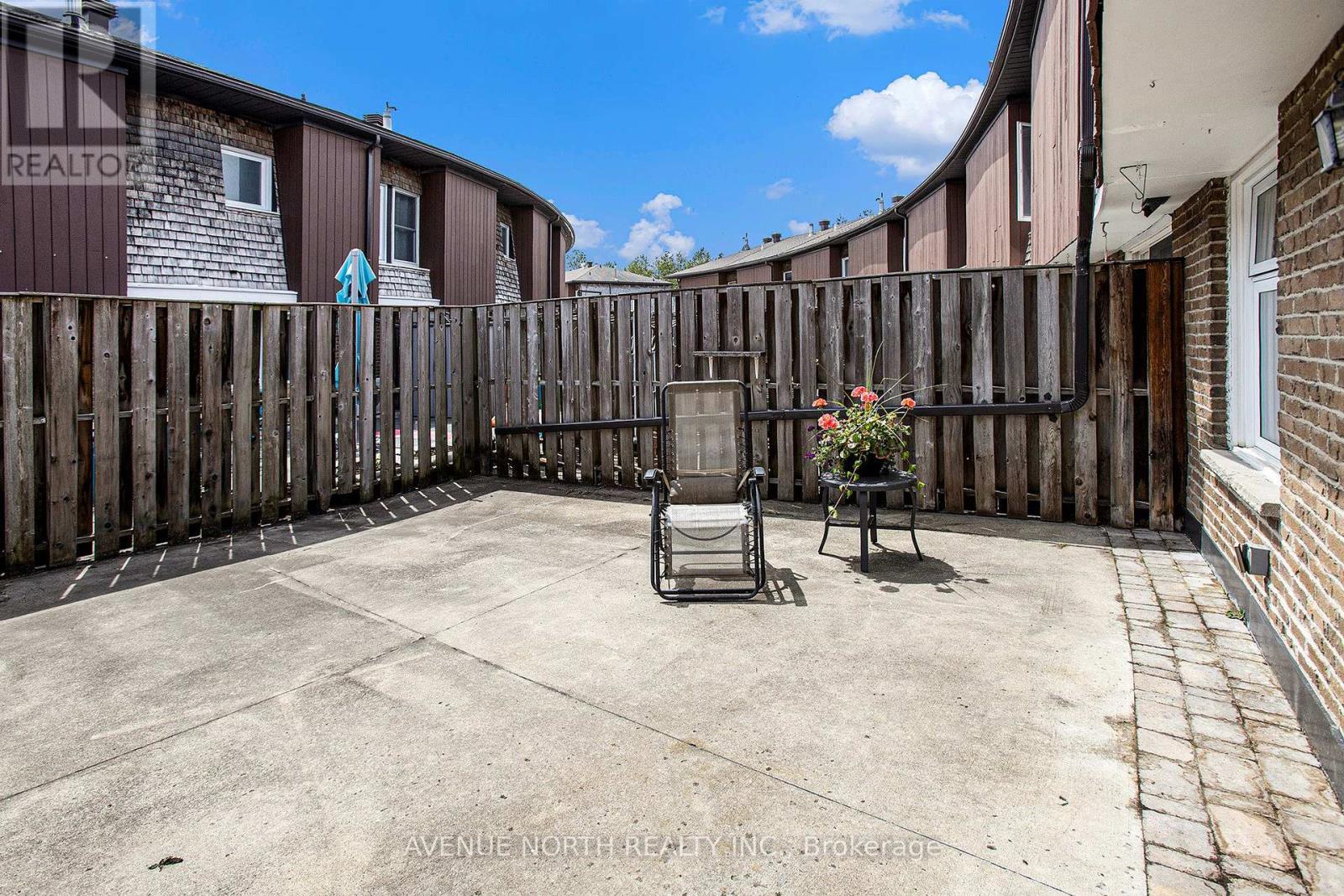 767 A Springland Drive, Ottawa, Ontario  K1V 6L9 - Photo 17 - X12306220