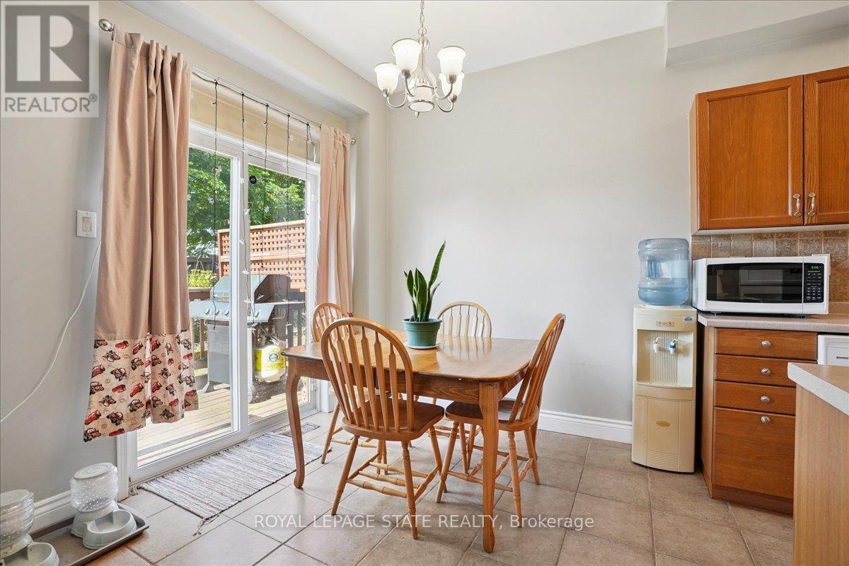 70 Moore Crescent, Hamilton (Ancaster), Ontario  L9G 4Z6 - Photo 14 - X12306177