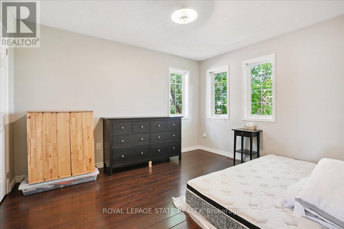 70 Moore Crescent, Hamilton (Ancaster), Ontario  L9G 4Z6 - Photo 25 - X12306177