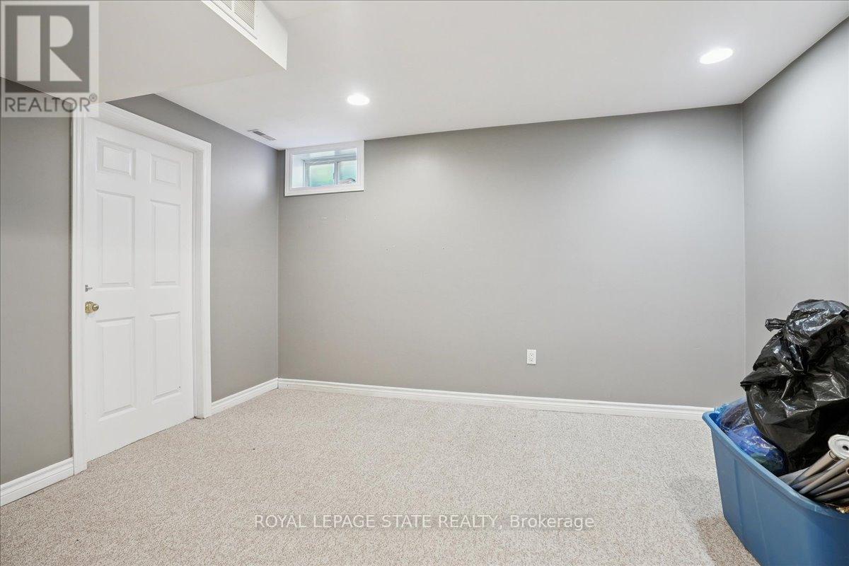 70 Moore Crescent, Hamilton (Ancaster), Ontario  L9G 4Z6 - Photo 31 - X12306177