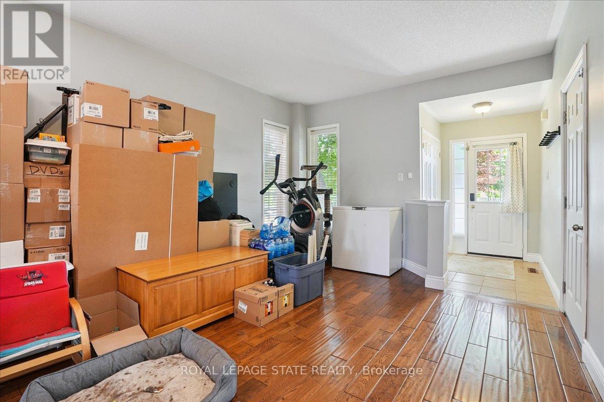 70 Moore Crescent, Hamilton (Ancaster), Ontario  L9G 4Z6 - Photo 7 - X12306177