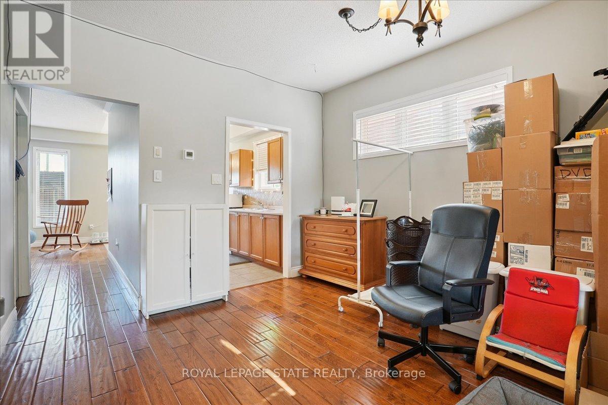 70 Moore Crescent, Hamilton (Ancaster), Ontario  L9G 4Z6 - Photo 8 - X12306177