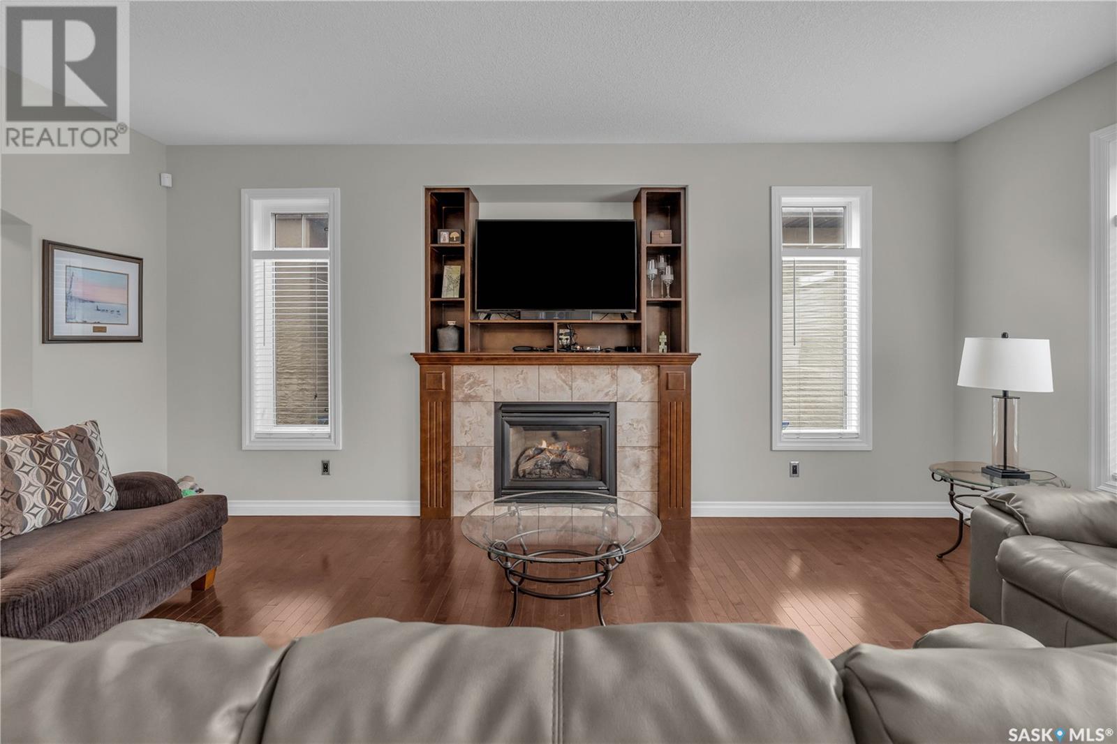 Property at 4902 MAZINKE CRESCENT image 4