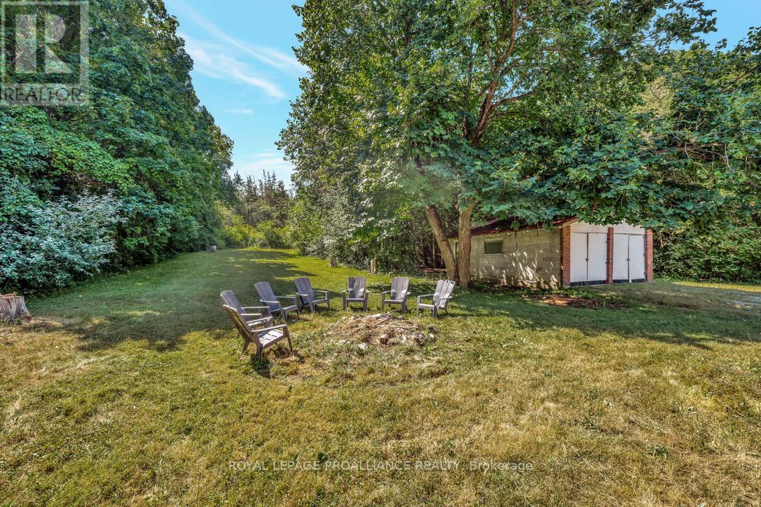 1692 North Big Island Road, Prince Edward County (Sophiasburg Ward), Ontario  K0K 1W0 - Photo 14 - X12305786