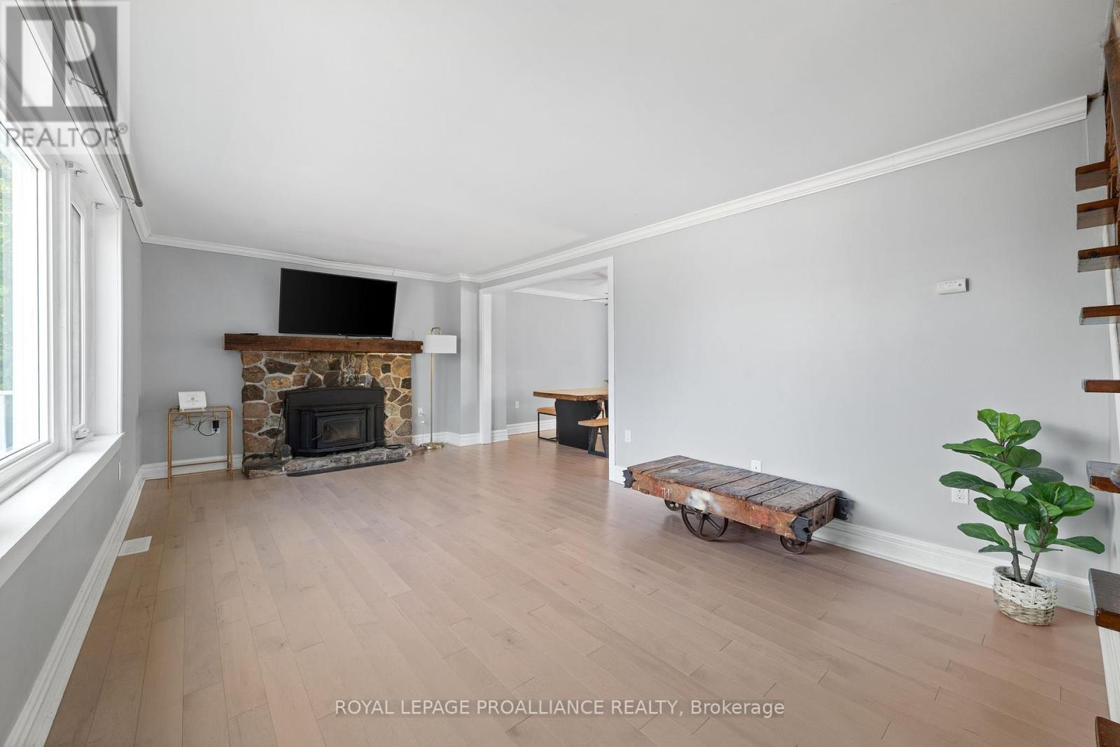 1692 North Big Island Road, Prince Edward County (Sophiasburg Ward), Ontario  K0K 1W0 - Photo 24 - X12305786